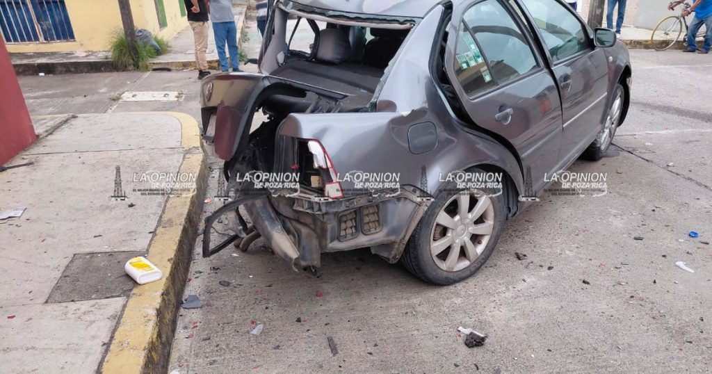 Dos lesionados en choque en la cabecera municipal de Gutiérrez Zamora