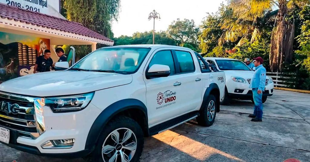 Se solidarizan con familias de Poza Rica