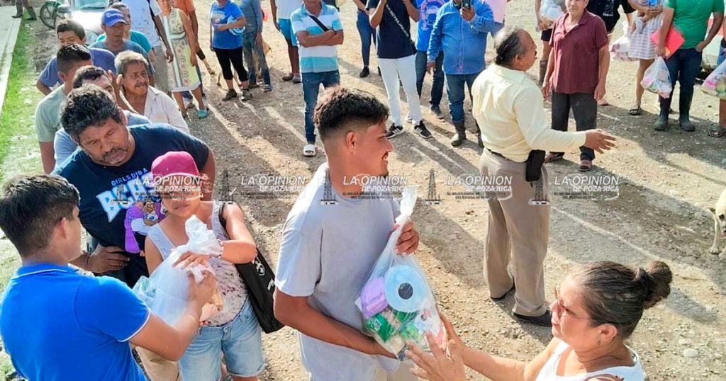 Ayuda con ritmo solidario: filarmónicos entregan apoyos Ayuda con ritmo solidario: filarmónicos entregan apoyos