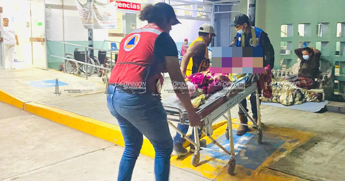 Auxilian a mujer en labor de parto Auxilian a mujer en labor de parto