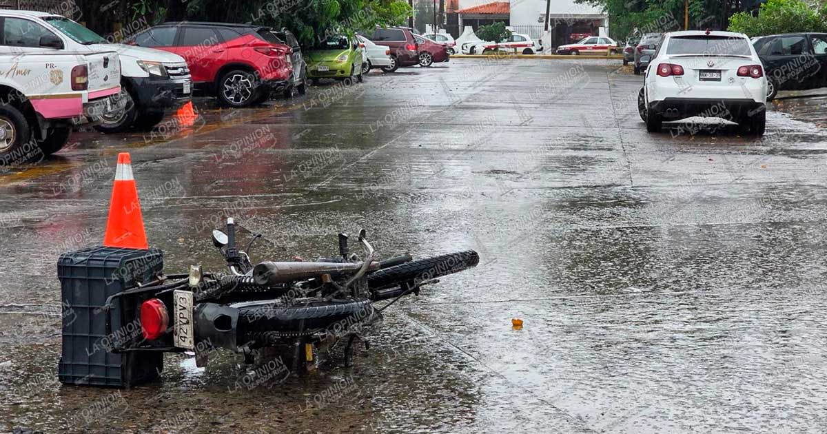 Se pasó el alto y lo derribó