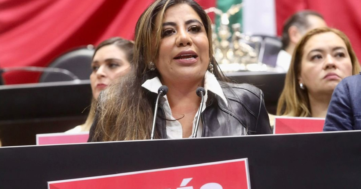 "Gobierno cobrará más a quien perdió todo en las inundaciones que a los que robaron 600 mil millones del huachicol fiscal": Lorena Piñón Rivera gobierno cobrará más a quienes lo perdieron todo en las inundaciones que a quienes robaron 600 mil millones por el huachicol fiscal": Lorena Piñón Rivera