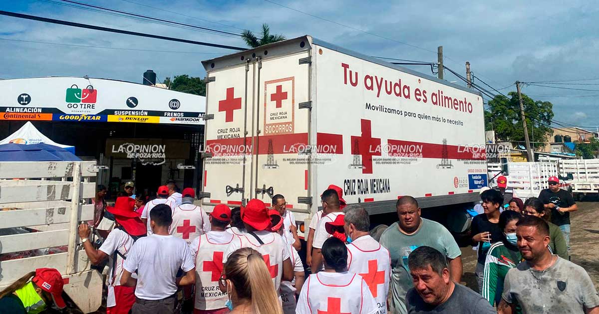 Entrega Cruz Roja colchones y despensas a damnificados de Las Granjas Entrega Cruz Roja colchones y despensas a damnificados de Las Granjas