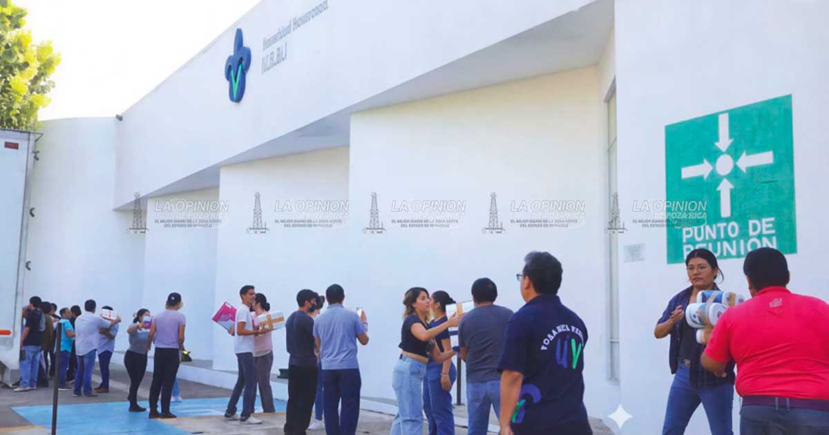 PASAN LISTA A UNIVERSITARIOS