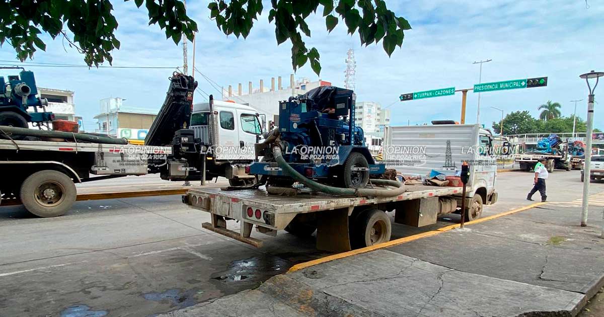 Distribuyen maquinaria y personal para limpieza de calles