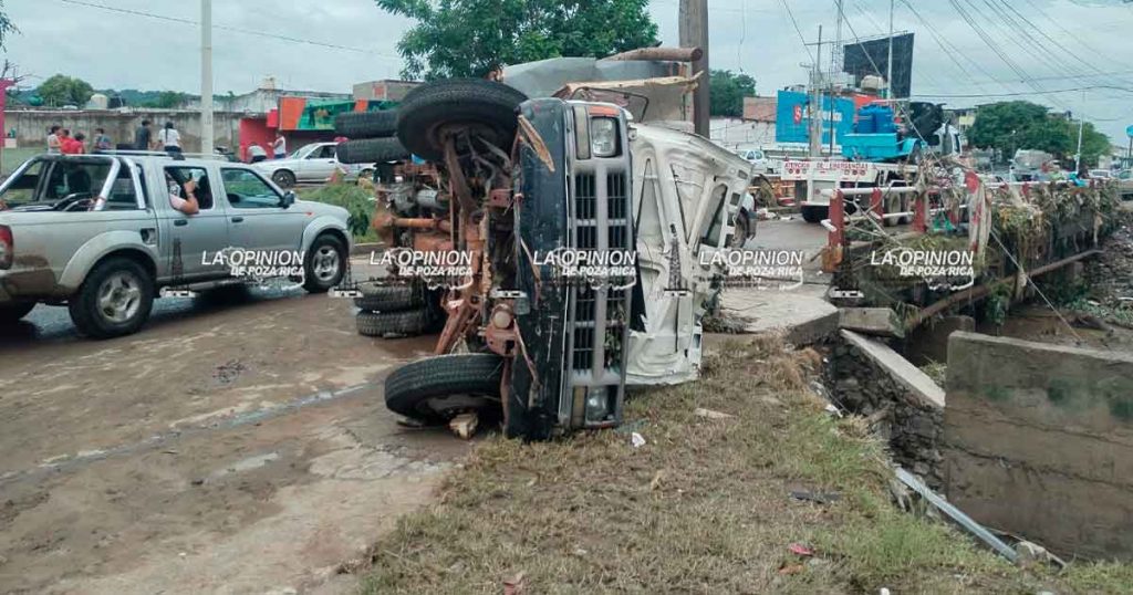 Inicia programa de limpieza en zonas afectadas por la inundación
