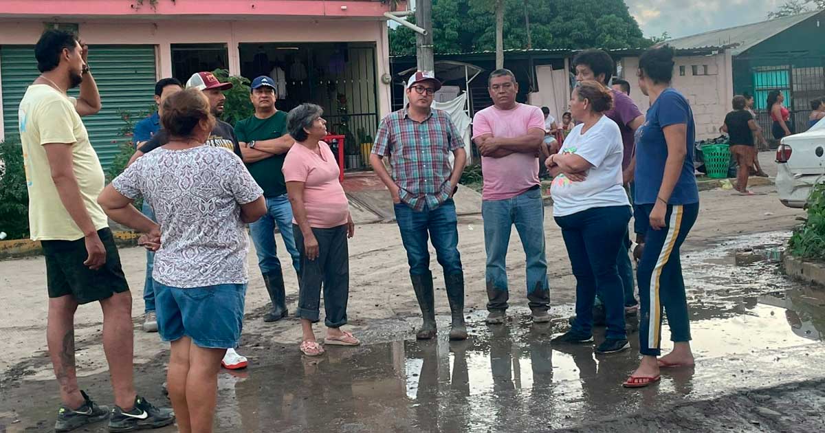 Gonzalo Flores continúa con labores de ayuda