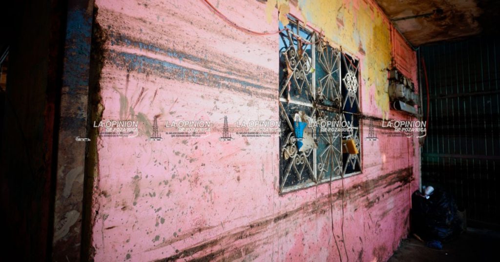 Colonia Palma Sola inundada con agua contaminada con hidrocarburo Colonia Palma Sola inundada con agua contaminada con hidrocarburo