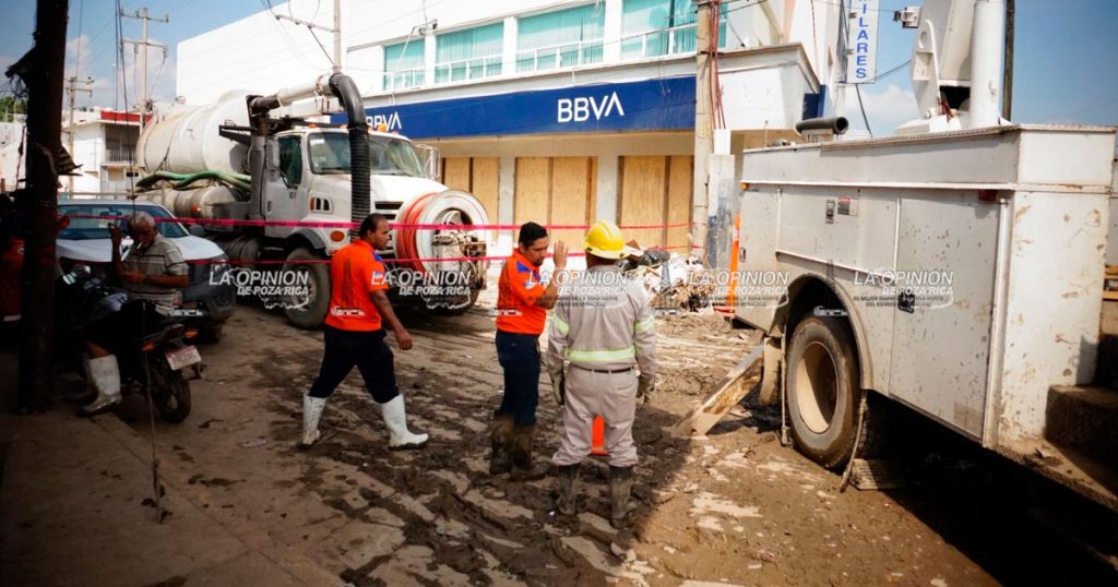Vecinos de la colonia Morelos exigen solución a problemas de inundación de aguas negras Vecinos de la colonia Morelos exigen solución a problemas de inundación de aguas negras