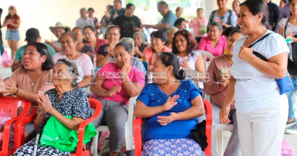 Entrega DIF apoyos a familias en Paso del Pital Entrega DIF apoyos a familias en Paso del Pital