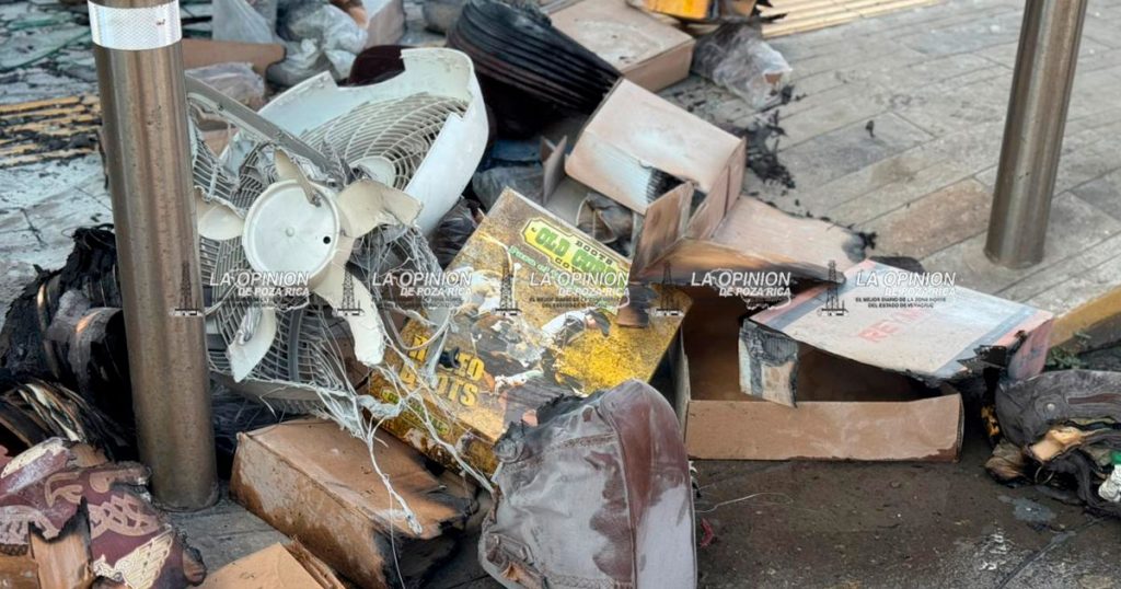 Se incendia zapatería en zona centro Se incendia zapatería en zona centro