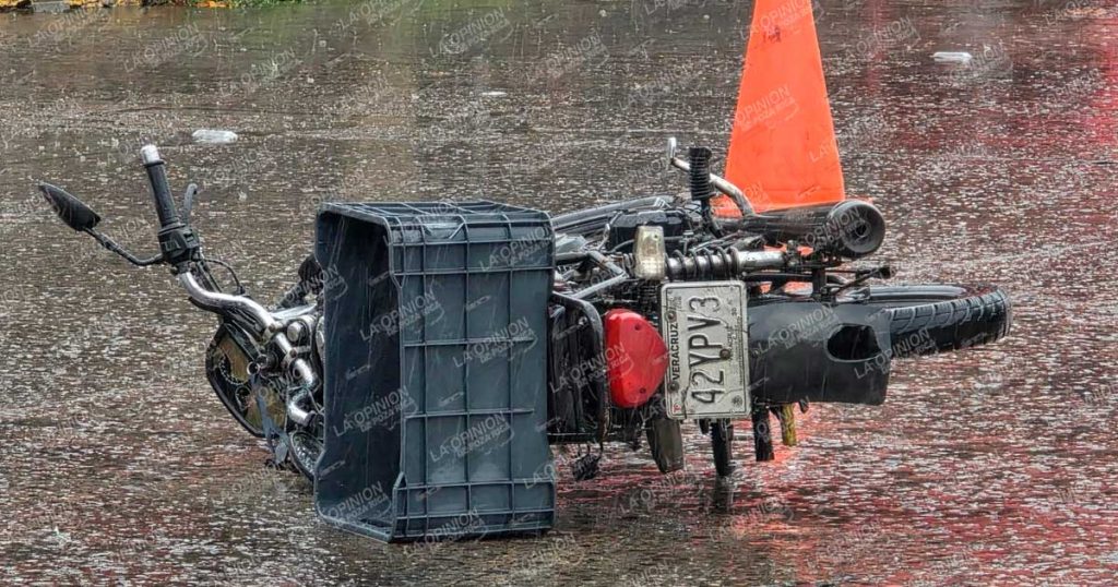 Se pasó el alto y lo derribó