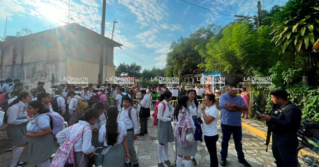 Exigen maestros en escuela secundaria