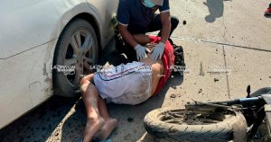 Motociclista se estampa en vehículo Motociclista se estampa en vehículo