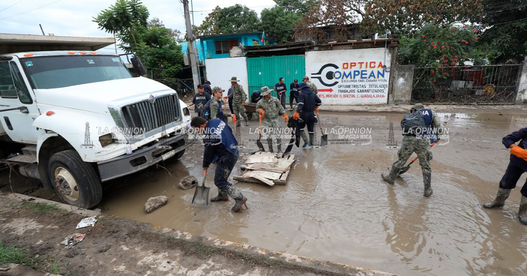 Masivo despliegue militar para limpieza de calles Masivo despliegue militar para limpieza de calles