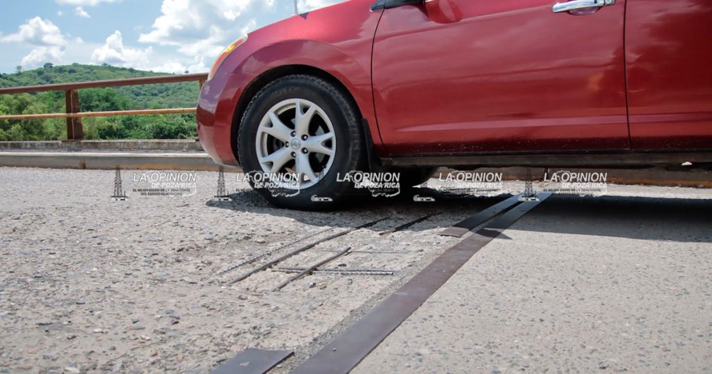 Puente Corralillos se desmorona tras 20 años de su inauguración Puente Corralillos se desmorona tras 20 años de su inauguración