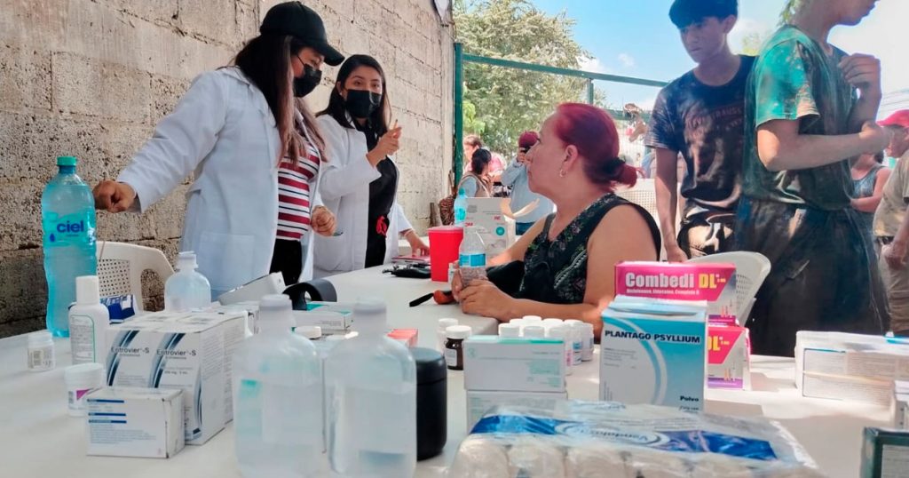 Se solidarizan con familias de Poza Rica
