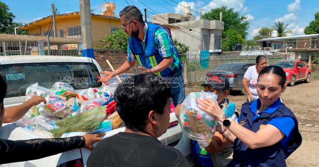 Llegó la ayuda humanitaria de San Nicolás de los Garza, Nuevo León Llegó la ayuda humanitaria de San Nicolás de los Garza, Nuevo León