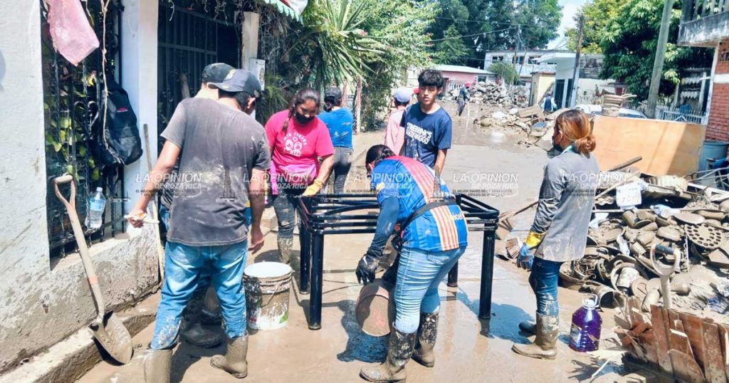 Fundación Mis Viejos apoya a damnificados Fundación Mis Viejos apoya a damnificados