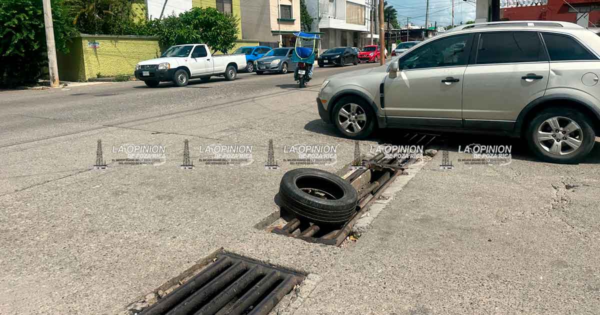 Rejilla abierta en Pozo 13 de la colonia Chapultepec