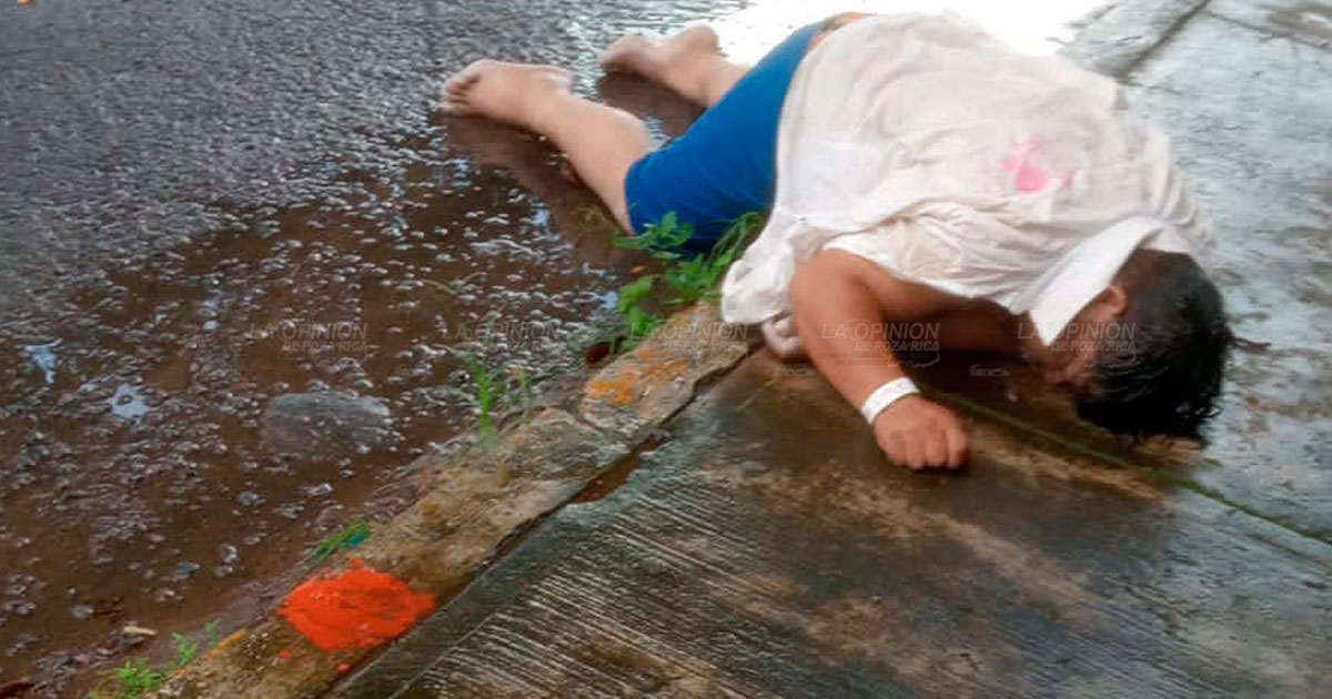 Cayó sin vida en la vía pública Cayó sin vida en la vía pública