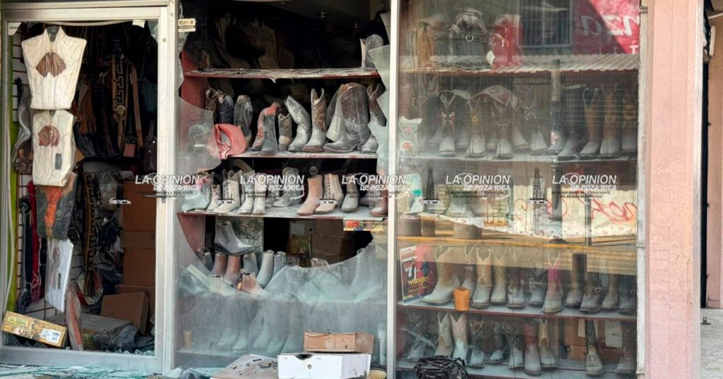 Se incendia zapatería en zona centro Se incendia zapatería en zona centro