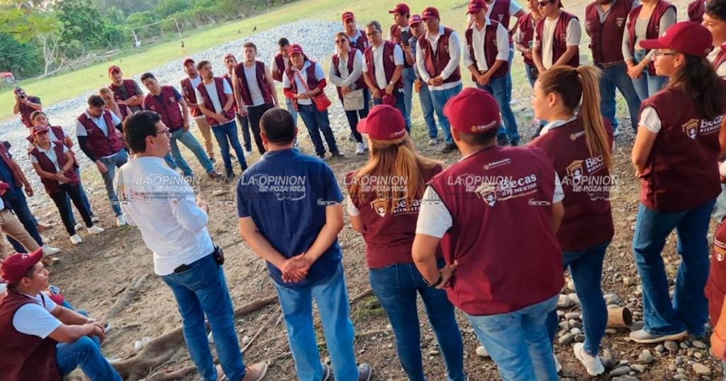 Servidores de la Educación donan víveres a comunidades Servidores de la Educación donan víveres a comunidades