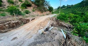 Supervisan daños en caminos del llano papanteco Supervisan daños en caminos del llano papanteco