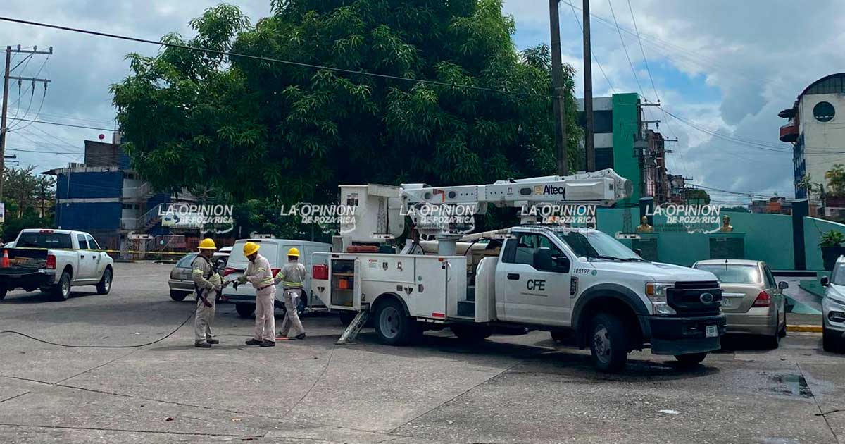Revienta cable de CFE y deja sin servicio a cientos de usuarios en el centro de la ciudad