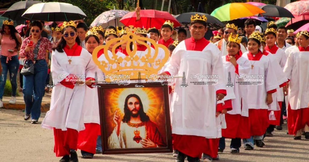 Celebran fiesta religiosa en honor a Cristo Rey