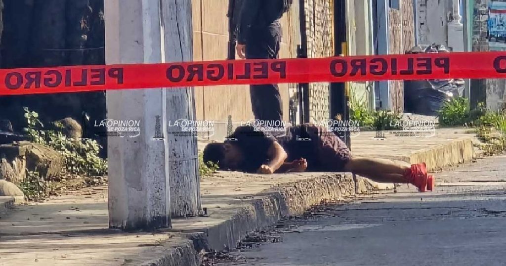 Ataque armado frente a colegio