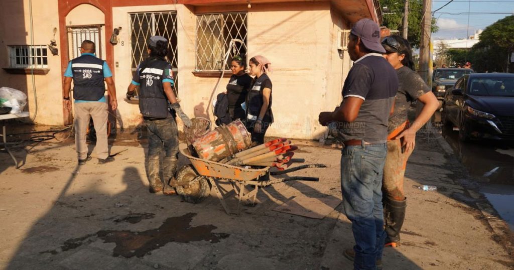 Junior H encabeza brigada de apoyo a familias afectadas en Poza Rica Junior H envía brigada de apoyo a familias afectadas en Poza Rica