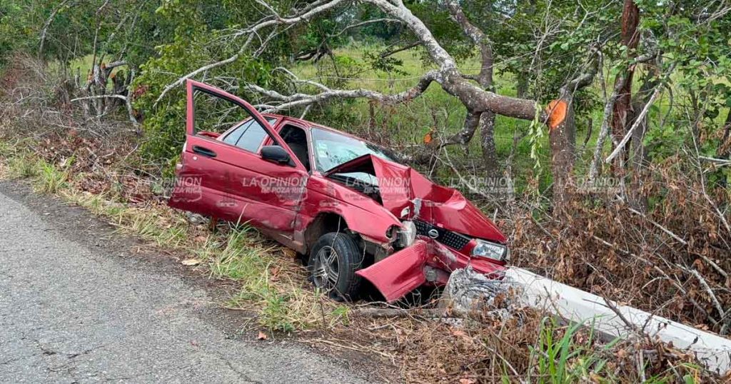 Perdió la vida al chocar contra un poste de CFE Perdió la vida al chocar contra un poste de CFE