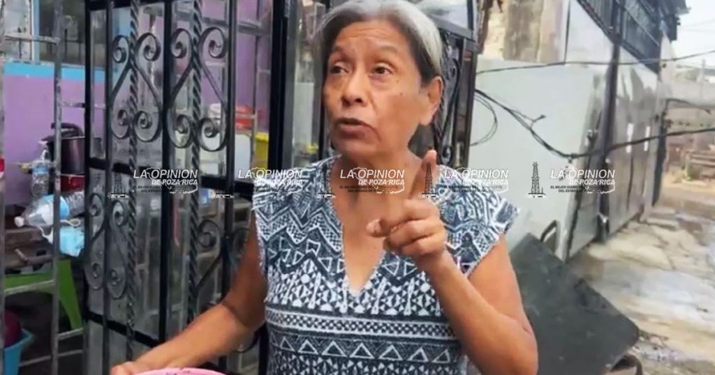 Vecinos de la calle Guadalupe Victoria exigen limpieza de arroyos ante inminentes lluvias Vecinos de la calle Guadalupe Victoria exigen limpieza de arroyos ante inminentes lluvias