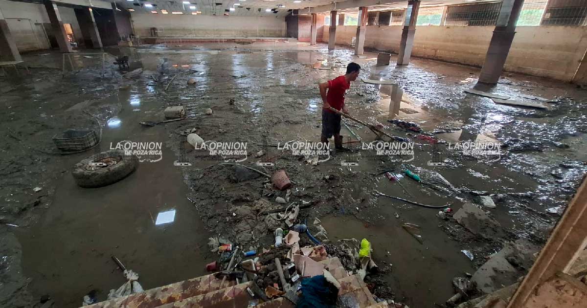 Casa de la Amistad, aún entre lodo y escombros