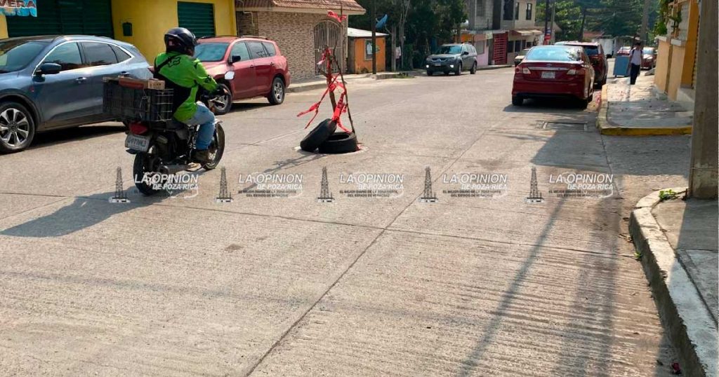 Buscando fuga de agua, CAEV destroza la avenida Veracruz