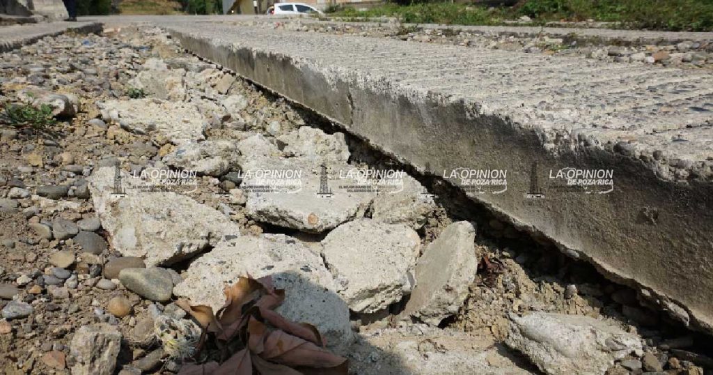 Solicitan mejoramiento de calle, luego de una reparación de drenaje