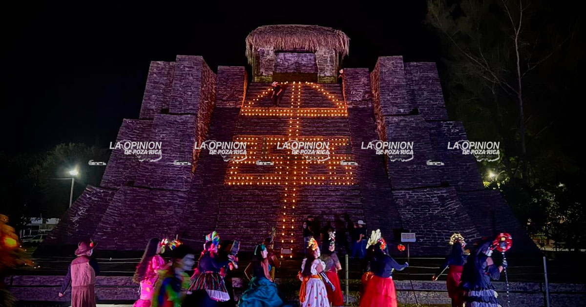 Globos al cielo y sones, en tradicional Ochavario