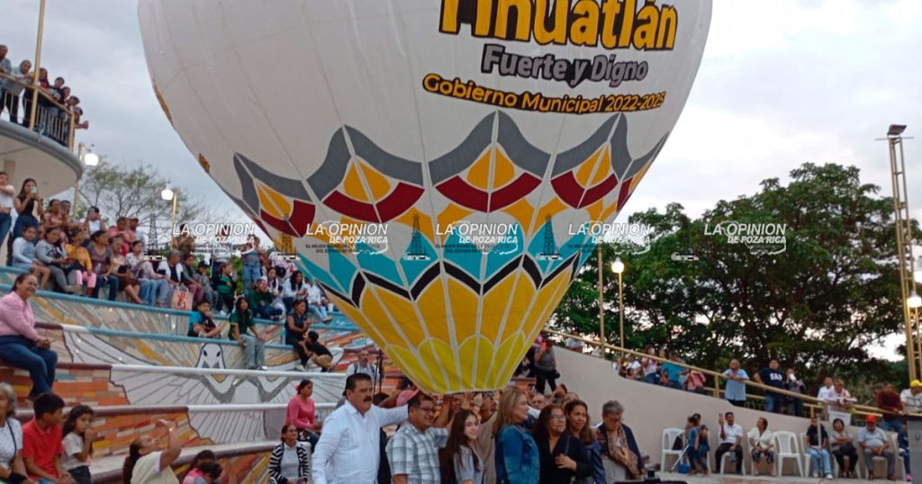 Globos de Cantoya para celebrar al Cristo Redentor Globos de Cantoya para celebrar al Cristo Redentor