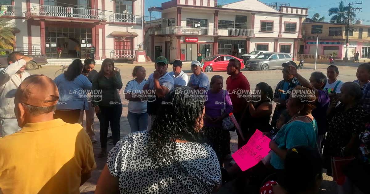 Se manifiestan contra el peor alcalde que ha tenido cazones Se manifiestan contra el peor alcalde que ha tenido cazones