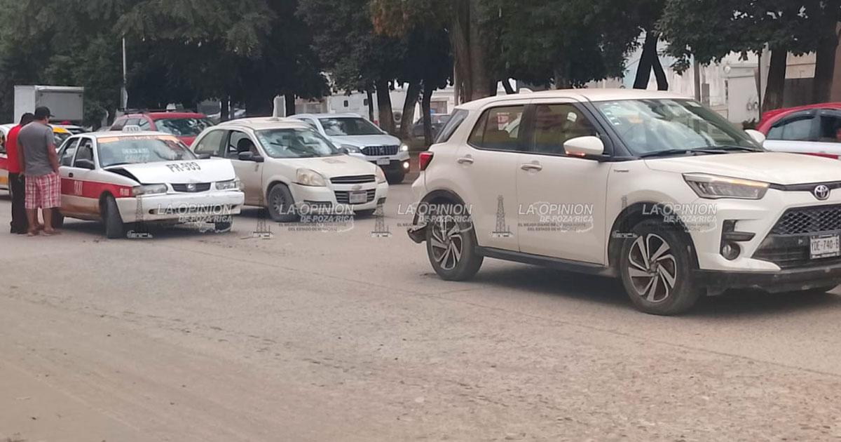 Choca taxi por alcance Choca taxi por alcance