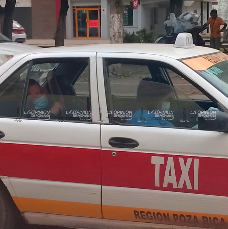 Choca taxi por alcance Choca taxi por alcance