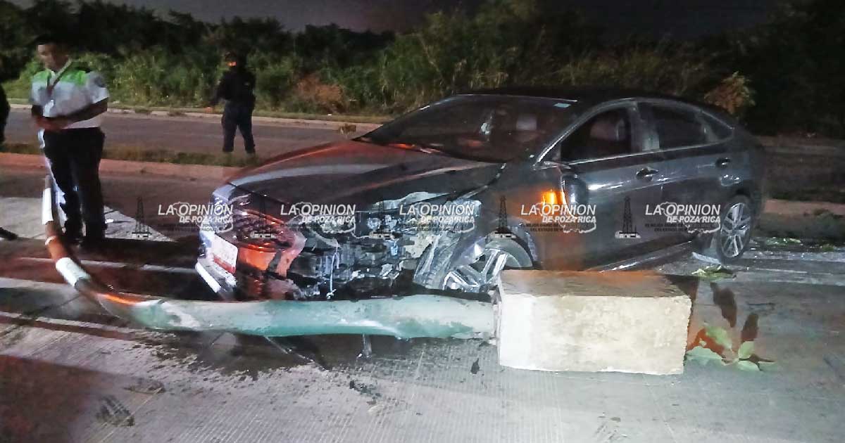 Choca y derriba una luminaria