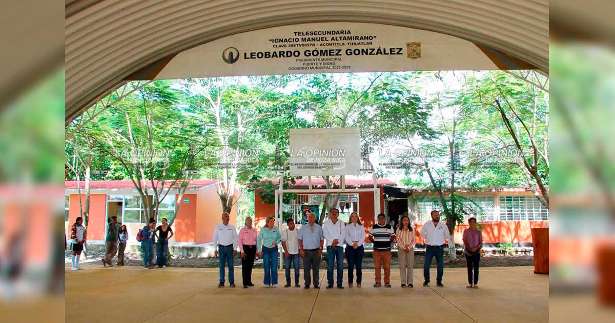 Inauguran domo escolar en telesecundaria de Acontitla