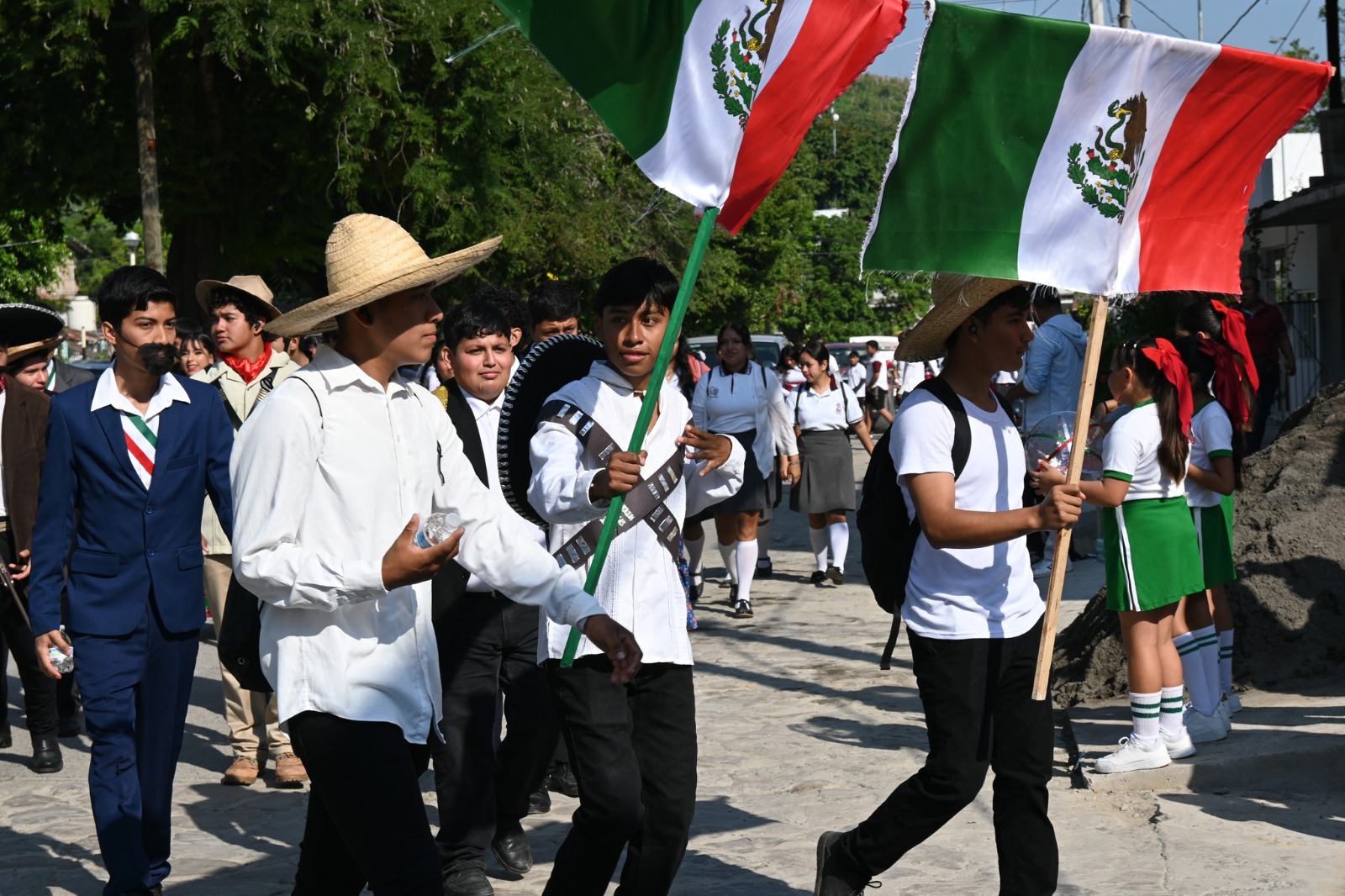 Confirman dos desfiles por aniversario de la Revolución