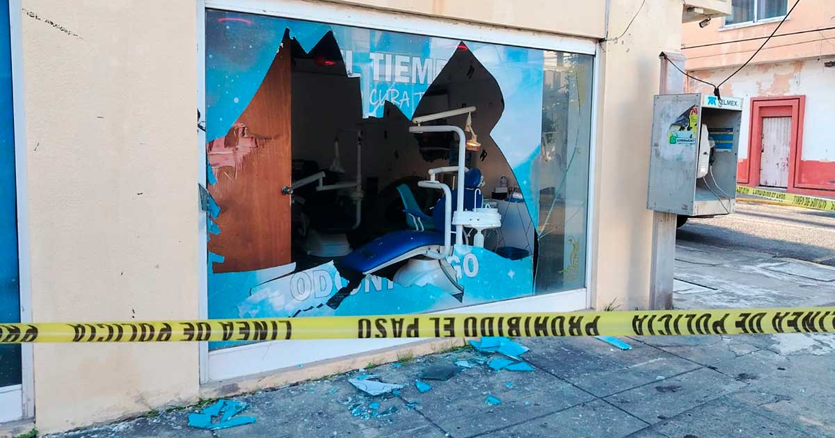 Destrozan ventanal de clínica dental Destrozan ventanal de clínica dental