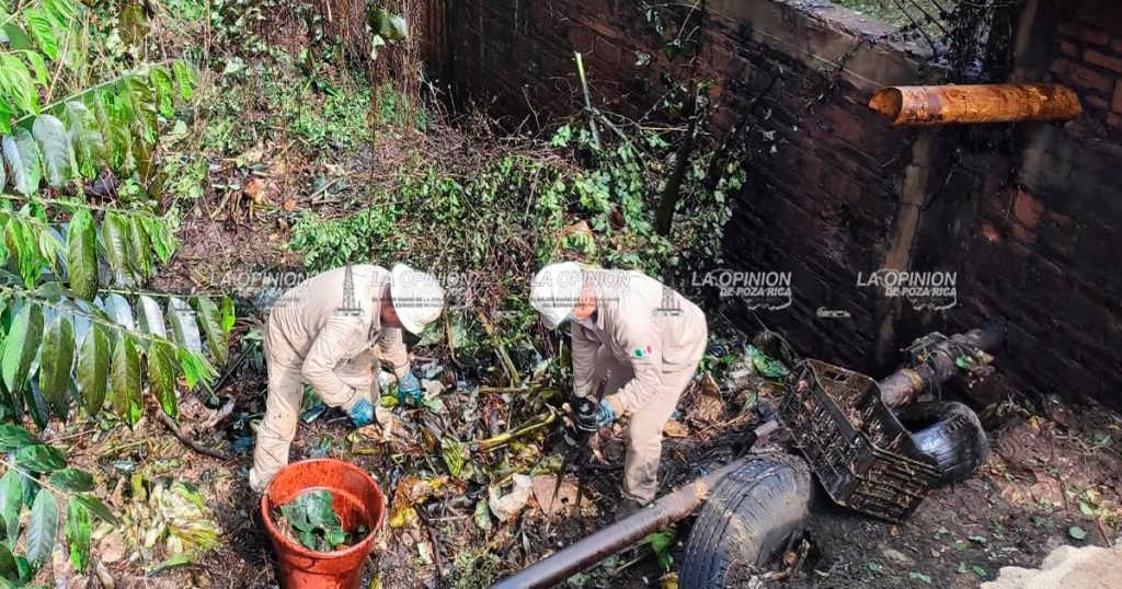 Fuga de hidrocarburo cerca de una primaria Fuga de hidrocarburo cerca de una primaria