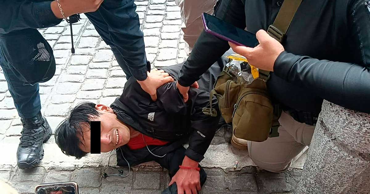 ENTRÓ A ROBAR JUGUETES ENTRÓ A ROBAR JUGUETES