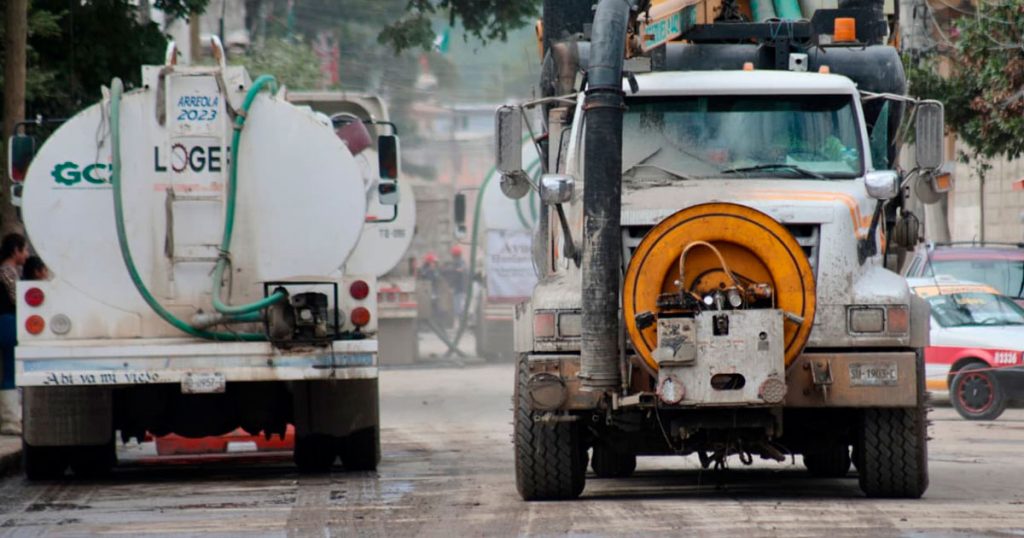 Equipos vactor de CAEV liberan drenajes y facilitan limpieza en colonias de Poza Rica