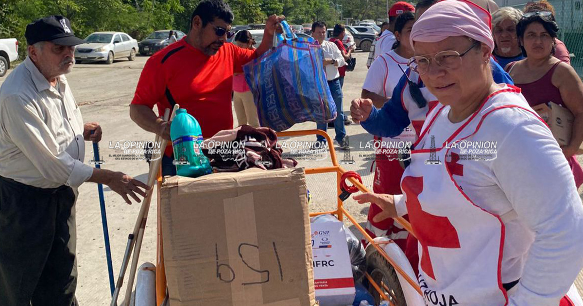 Cruz Roja Poza Rica Entrega Kits y Despensas en Colonia Morelos